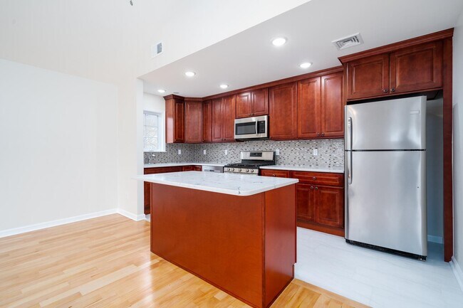 Foto del edificio - 255 Winfield Ave