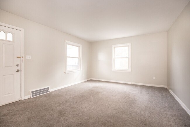 Foto del edificio - 3 BED 1 BATH BEAUTIFUL SINGLE FAMILY HOME