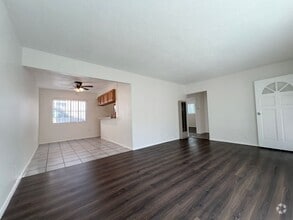 Building Photo - 1405 E Colon St