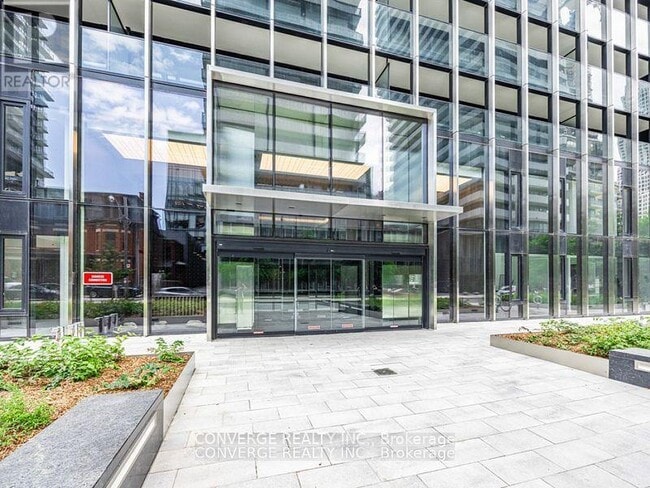 Building Photo - 55 Charles St E