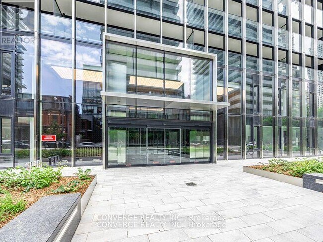 Photo du bâtiment - 55 Charles St E