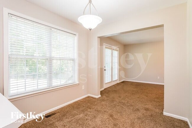 Building Photo - 809 Ledgerock Rd