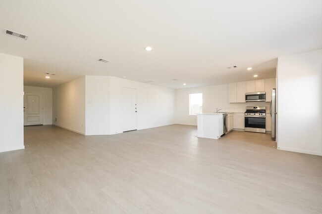 Foto del edificio - 18081 Trepito Ave