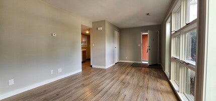 Building Photo - 3806 Briar Pl