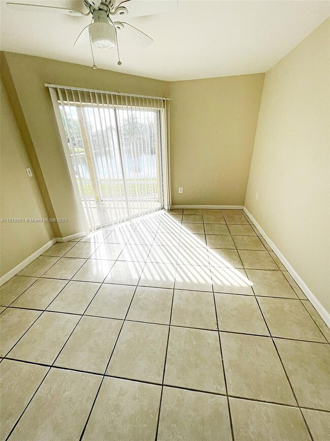 Building Photo - 4823 Via Palm Lakes Via