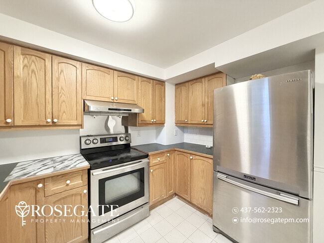 Photo du bâtiment - Bright 2-Bedroom Basement Apartment with Parking in Brampton