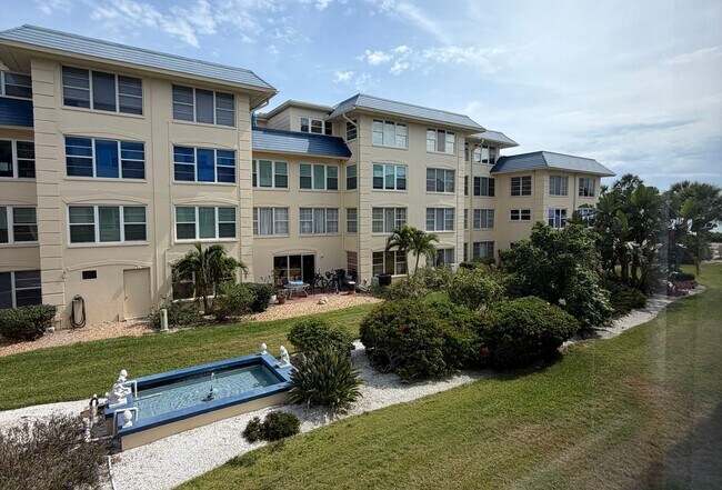 Building Photo - 3802 Gulf of Mexico Dr