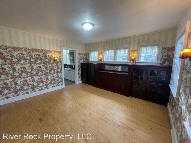 Foto del edificio - 4 br, 1 bath House - 702 5th Street South