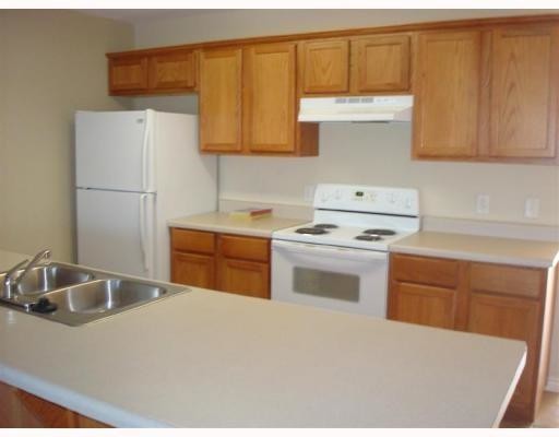 Building Photo - 851 Meadowlands Dr