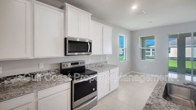 Building Photo - 431 158th St E