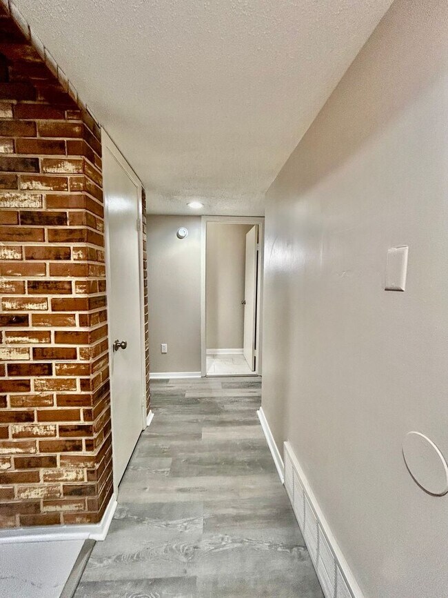 Newly renovated condo in Hickory Hill - Newly renovated condo in Hickory Hill