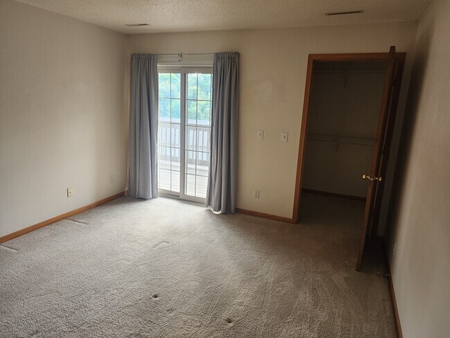Building Photo - 250 Cimarron Dr NE
