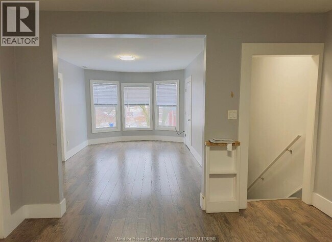 Photo du bâtiment - 475 Louis Ave