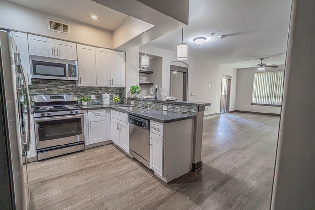 Building Photo - 24595 Town Center Dr