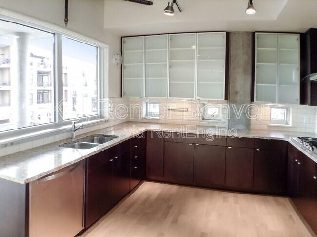 Foto del edificio - 2229 Blake St