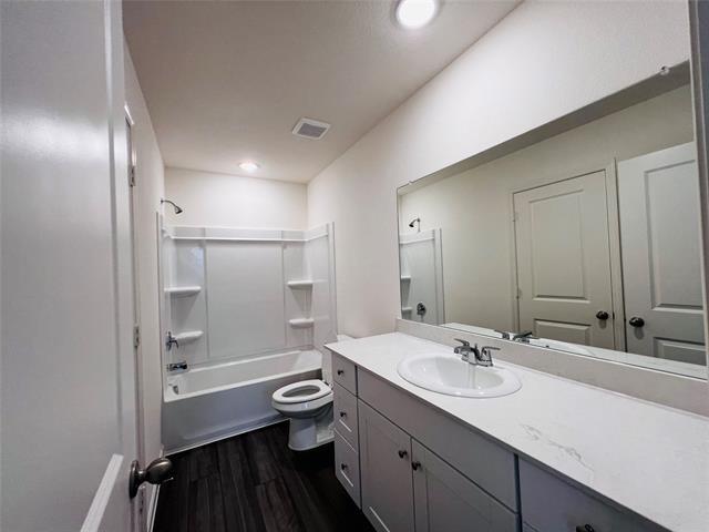 Building Photo - 2306 States St