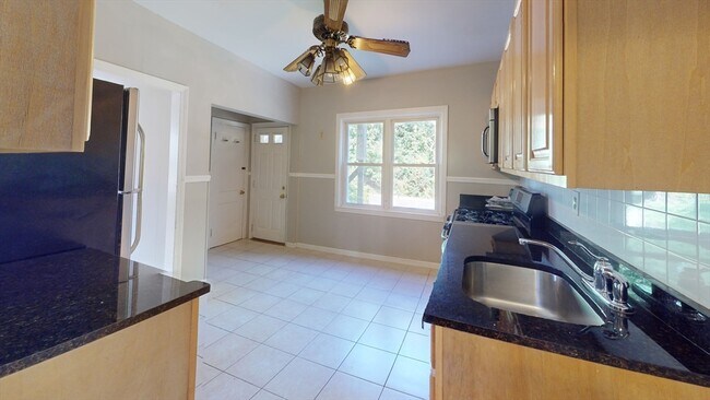 Foto del edificio - 48 Oak St