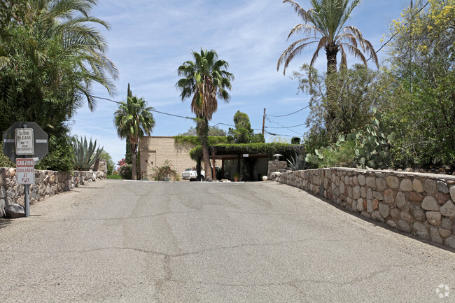 Building Photo - Catalina Foothills Lodge Apartments