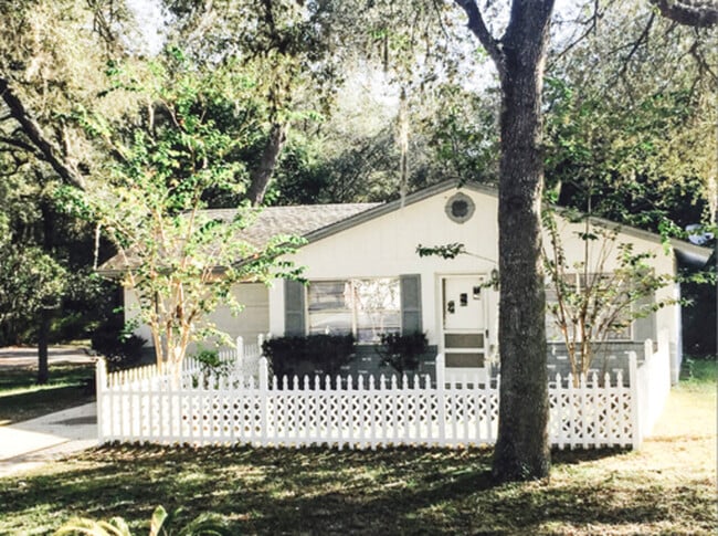Building Photo - 578 Gleason