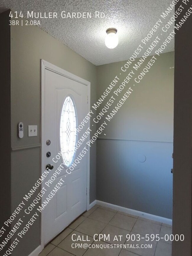 Building Photo - 414 Muller Garden Rd