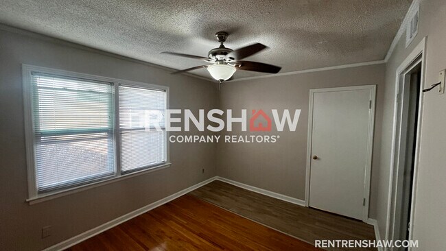 Building Photo - 1228 Briarwood Dr