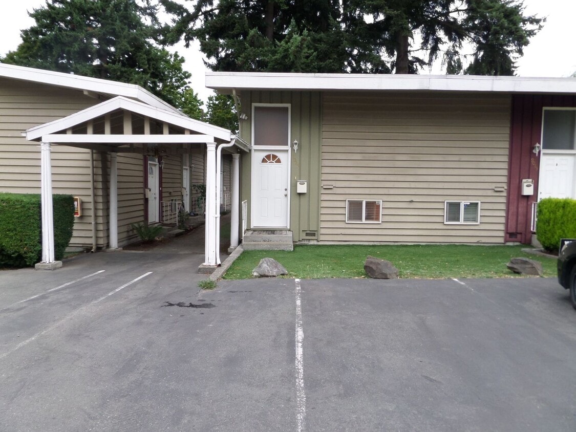 Primary Photo - Great 1 Bedroom Townhome w/2 Parking Space...