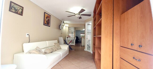 Foto del edificio - 400 Sunset Dr