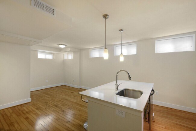 Building Photo - 809-811 Otis Pl NW