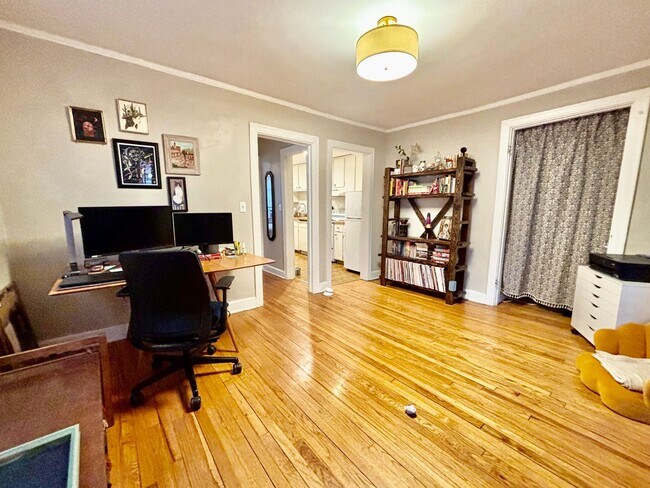 Foto del edificio - 5106 Baltimore Ave