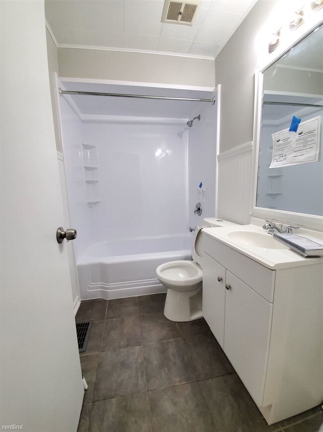 Foto del edificio - 3 br, 2 bath House - 21 Dodge Ave