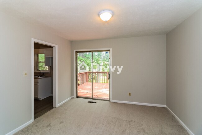 Building Photo - 4910 Old Briar Trl, Douglasville, GA 30135