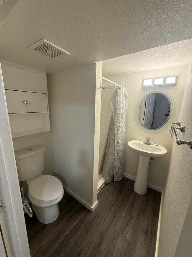 Foto del edificio - 1315 Ballaine Rd