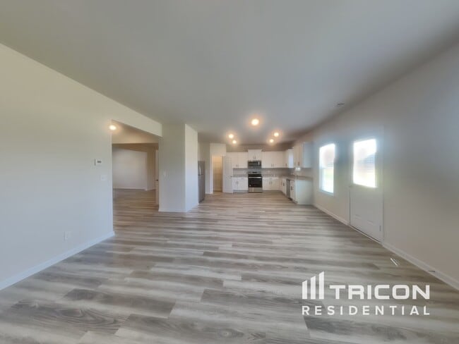 Building Photo - 263 Oliver Dr