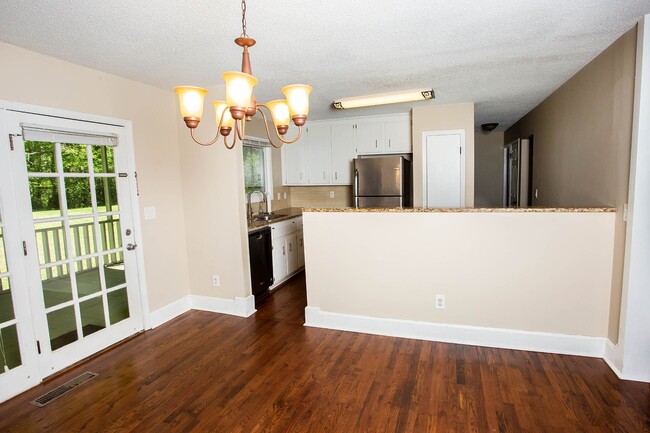Building Photo - 4641 Anastasia Ct