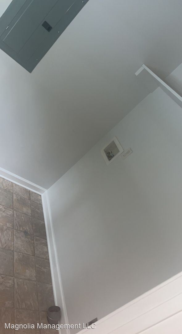 Building Photo - 3 br, 2 bath House - 90 Cedar Pines Lane