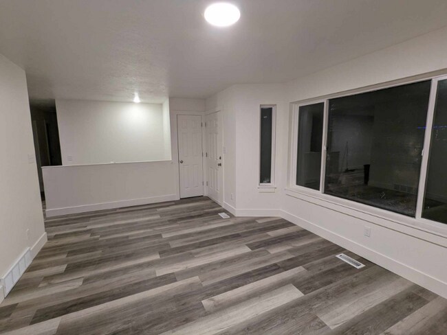 Foto del edificio - 2645 N 370 E