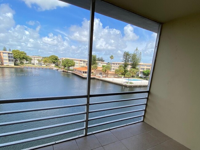 Foto del edificio - 2775 Taft St