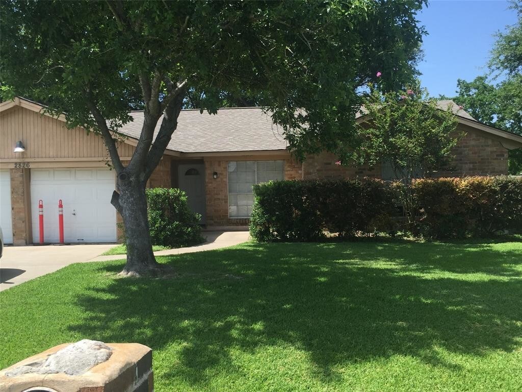 Foto principal - 2826 17th Ave N