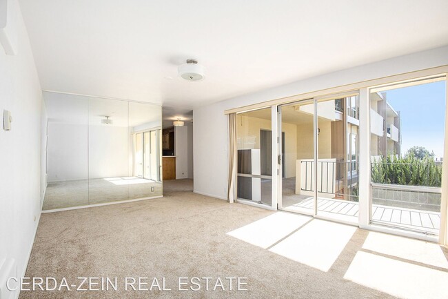 Building Photo - 3 br, 2 bath House - 1825 SHORELINE DR 208