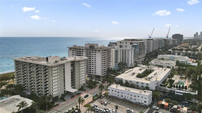 Foto del edificio - 9273 Collins Ave