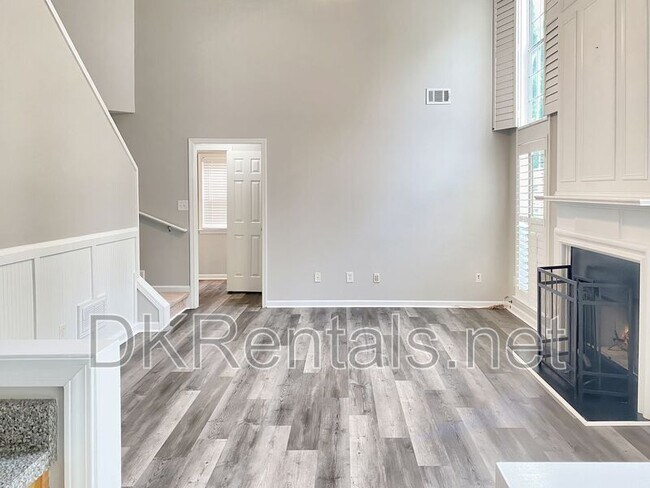Building Photo - 403 Yarrow Way