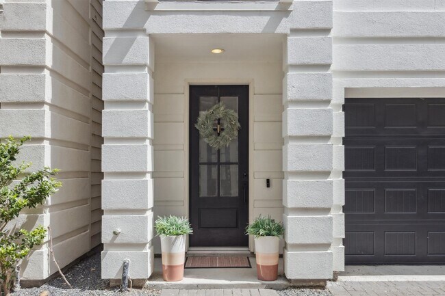 Foto del edificio - 5729 Larkin St