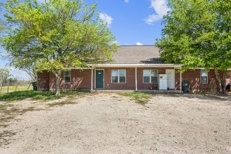 Building Photo - 9803 Risky's Ranch Dr