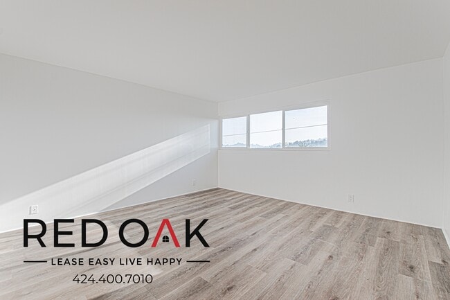 Foto del edificio - 2965 Waverly Dr