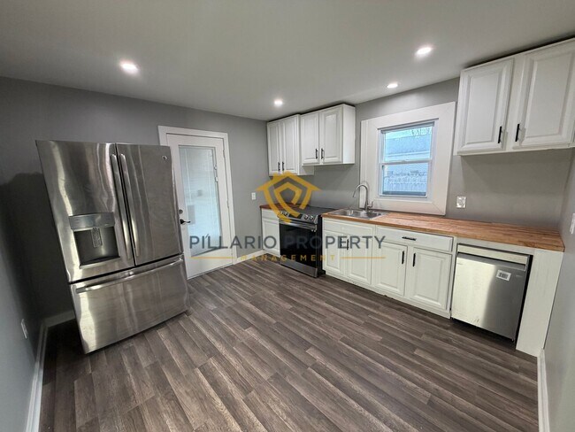 Building Photo - Fully Renovated 3-Bedroom Home Near Christian Park Available NOW!