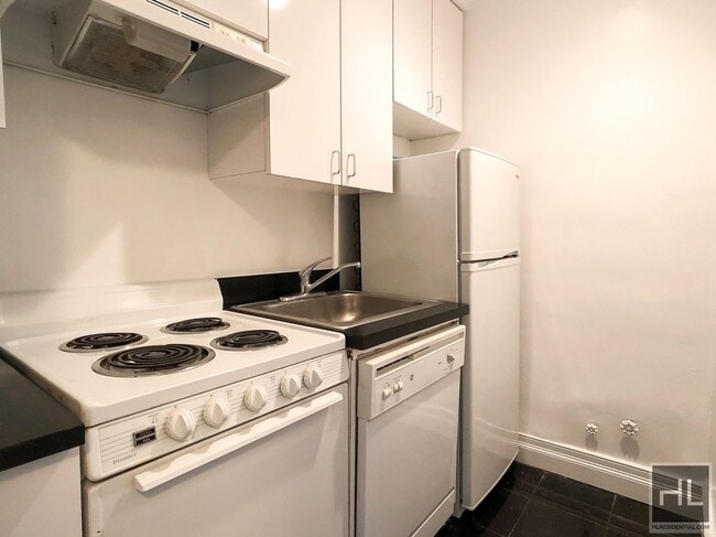 Building Photo - WEST 73 STREET