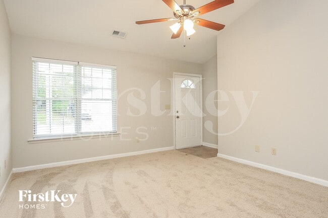 Building Photo - 4 Franklinwood Dr