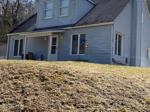Building Photo - 742 Pony Farm Road
