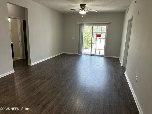 Foto del edificio - 4917 Key Lime Dr