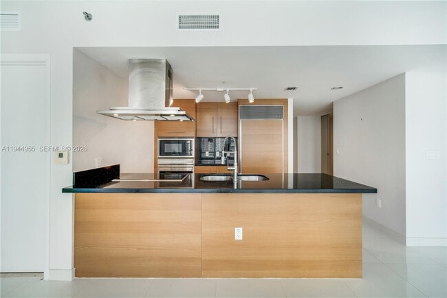 Foto del edificio - 495 Brickell Ave